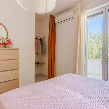Brigida A Σπίτι διακοπών Torre Santa Sabina